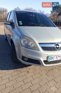 Минивэн Opel Zafira 2005 в 