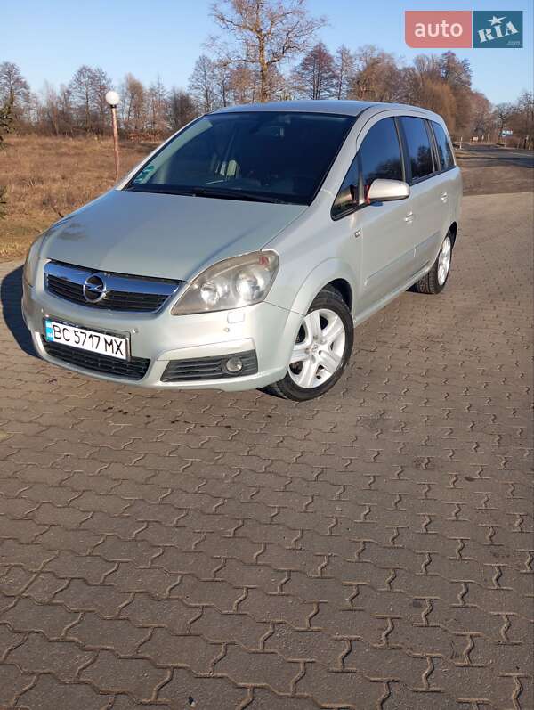 Минивэн Opel Zafira 2005 в 