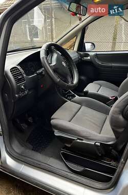 Минивэн Opel Zafira 2001 в 