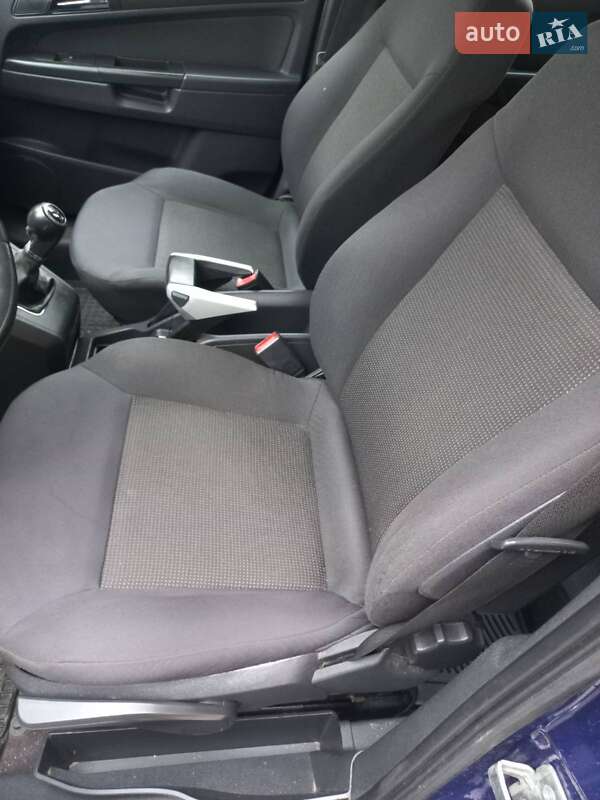 Мінівен Opel Zafira 2010 в Бару