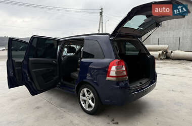 Минивэн Opel Zafira 2005 в 