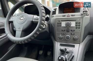 Минивэн Opel Zafira 2005 в 