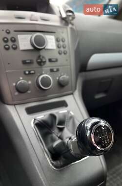 Минивэн Opel Zafira 2005 в 