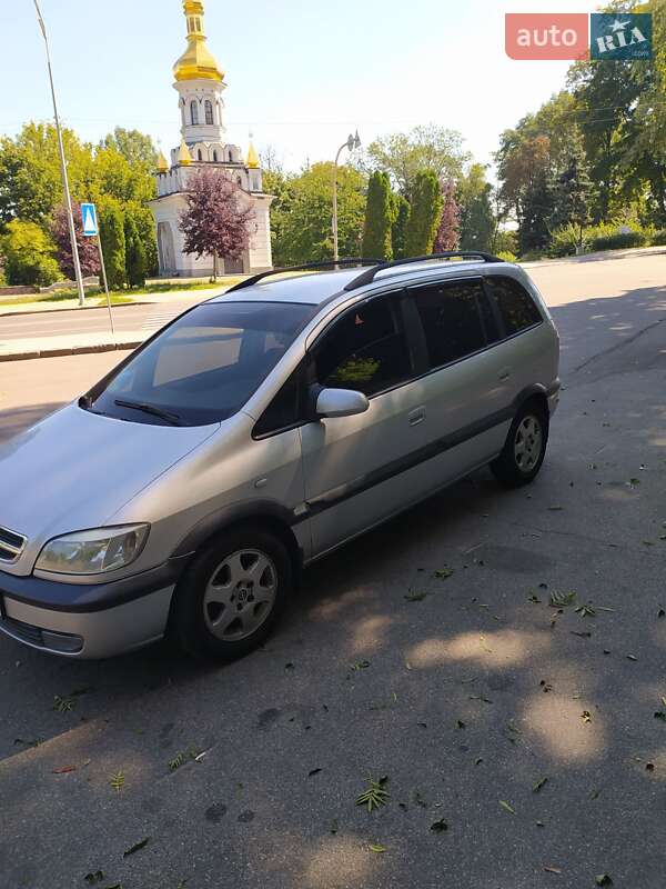 Мінівен Opel Zafira 2004 в Києві