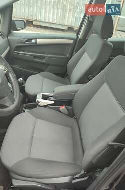 Минивэн Opel Zafira 2008 в 