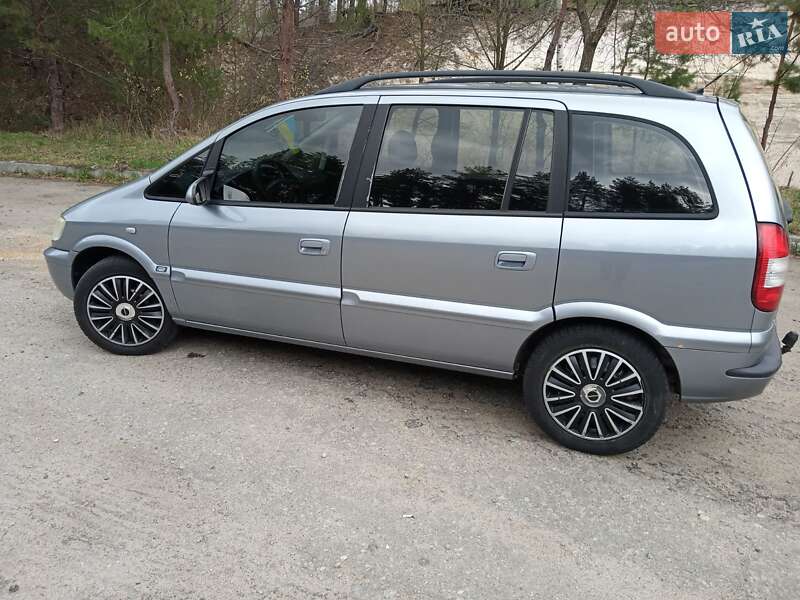 Мінівен Opel Zafira 2004 в Таращі