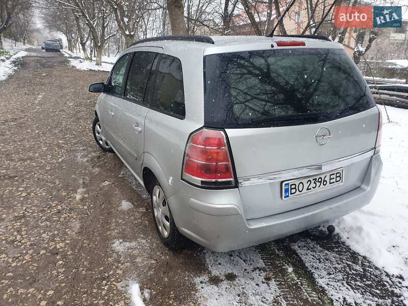 Минивэн Opel Zafira 2005 в Золочеве