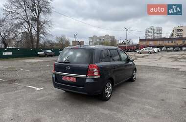 Минивэн Opel Zafira 2008 в 