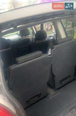 Минивэн Opel Zafira 2004 в 
