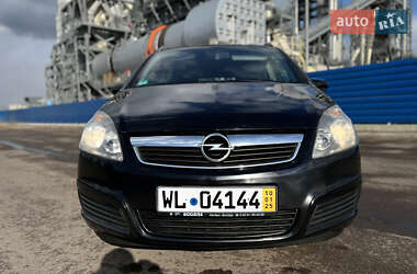 Минивэн Opel Zafira 2006 в 