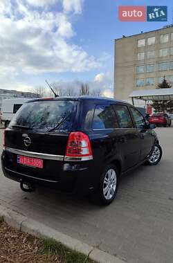 Минивэн Opel Zafira 2009 в 