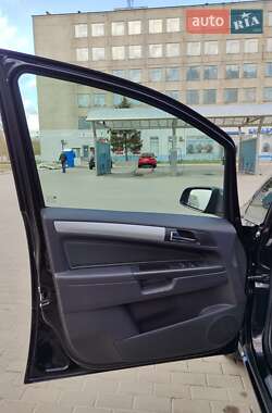Минивэн Opel Zafira 2009 в 