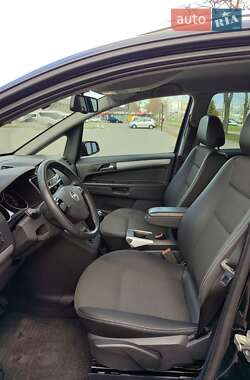 Минивэн Opel Zafira 2009 в 