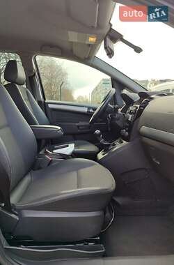 Минивэн Opel Zafira 2009 в 