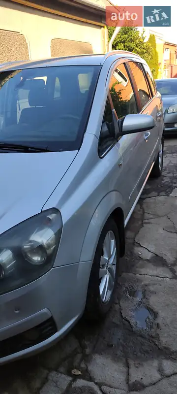 Минивэн Opel Zafira 2007 в 