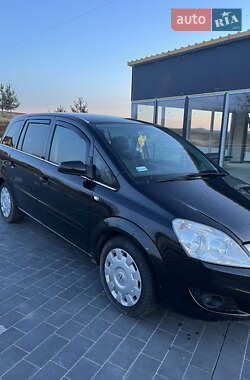 Минивэн Opel Zafira 2008 в 