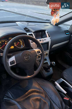 Минивэн Opel Zafira 2008 в 
