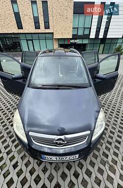 Минивэн Opel Zafira 2008 в 
