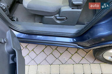 Минивэн Opel Zafira 2010 в 
