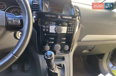 Минивэн Opel Zafira 2010 в 
