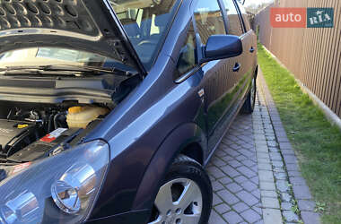 Минивэн Opel Zafira 2010 в 