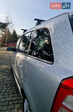 Минивэн Opel Zafira 2009 в 