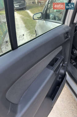 Минивэн Opel Zafira 2005 в 