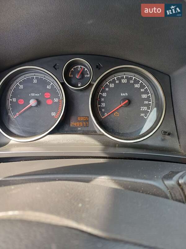 Минивэн Opel Zafira 2011 в Житомире фото 9 Минивэн Opel Zafira 2011 в Житомире