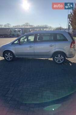 Минивэн Opel Zafira 2008 в 