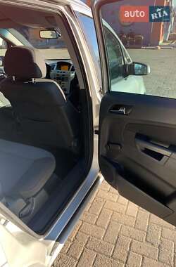 Минивэн Opel Zafira 2008 в 