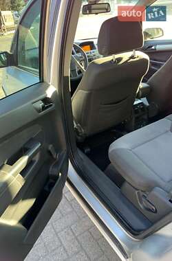 Минивэн Opel Zafira 2008 в 
