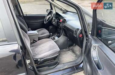Минивэн Opel Zafira 2002 в 