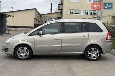 Минивэн Opel Zafira 2010 в 