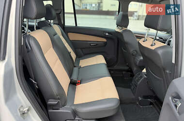 Минивэн Opel Zafira 2010 в 