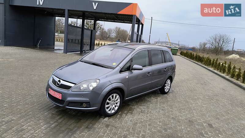Минивэн Opel Zafira 2008 в 