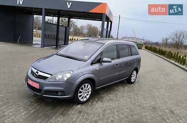 Минивэн Opel Zafira 2008 в 