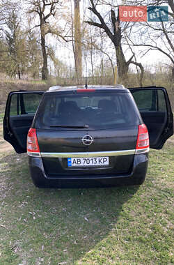 Минивэн Opel Zafira 2008 в 