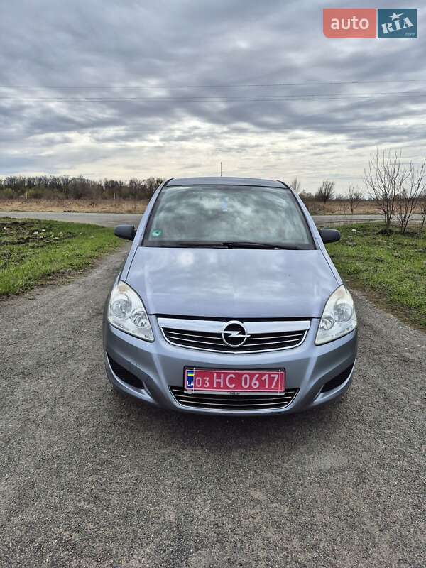 Минивэн Opel Zafira 2009 в 