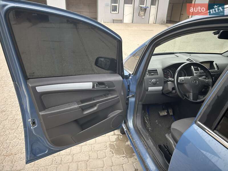 Мінівен Opel Zafira 2007 в Чорткові