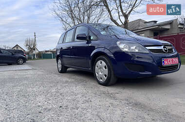 Минивэн Opel Zafira 2013 в 