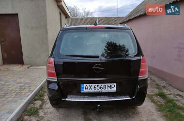 Минивэн Opel Zafira 2007 в 