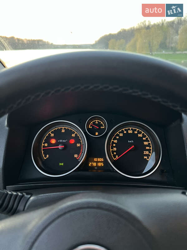 Мінівен Opel Zafira 2010 в Івано-Франківську