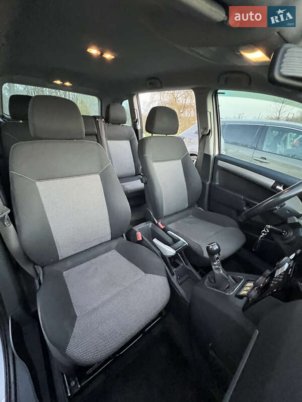 Мінівен Opel Zafira 2010 в Івано-Франківську