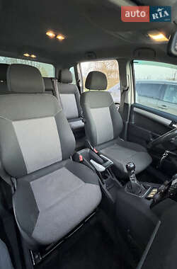 Минивэн Opel Zafira 2010 в 
