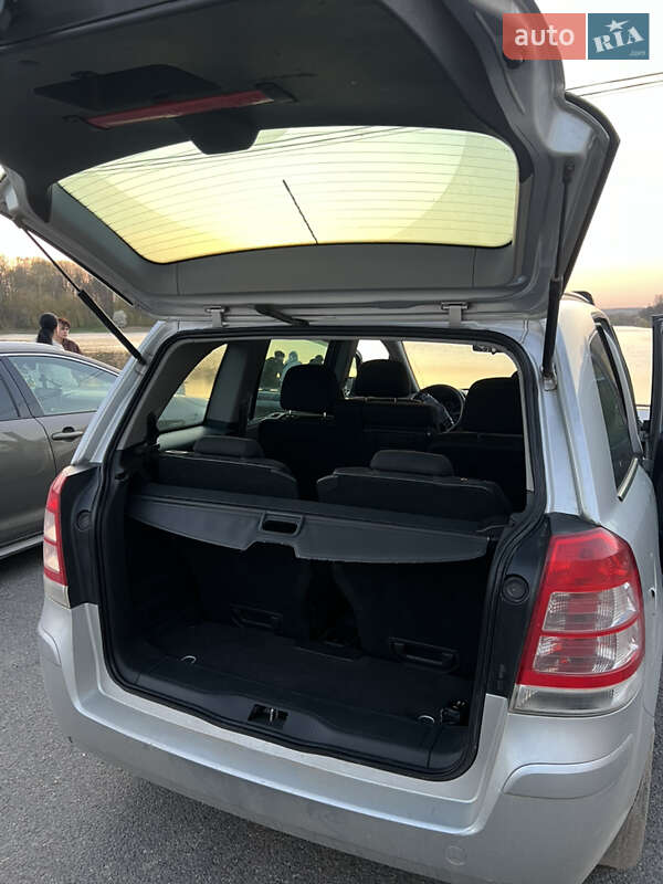 Мінівен Opel Zafira 2010 в Івано-Франківську