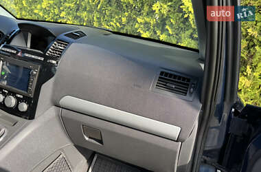 Мінівен Opel Zafira 2011 в 