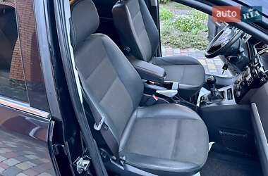 Минивэн Opel Zafira 2011 в 