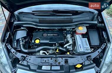 Минивэн Opel Zafira 2011 в 