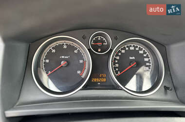 Минивэн Opel Zafira 2011 в 