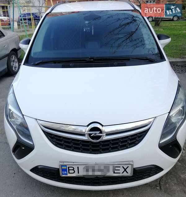 Мікровен Opel Zafira 2015 в Полтаві